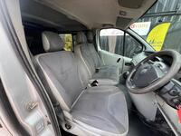 VAUXHALL VIVARO