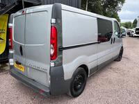 VAUXHALL VIVARO
