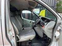 VAUXHALL VIVARO
