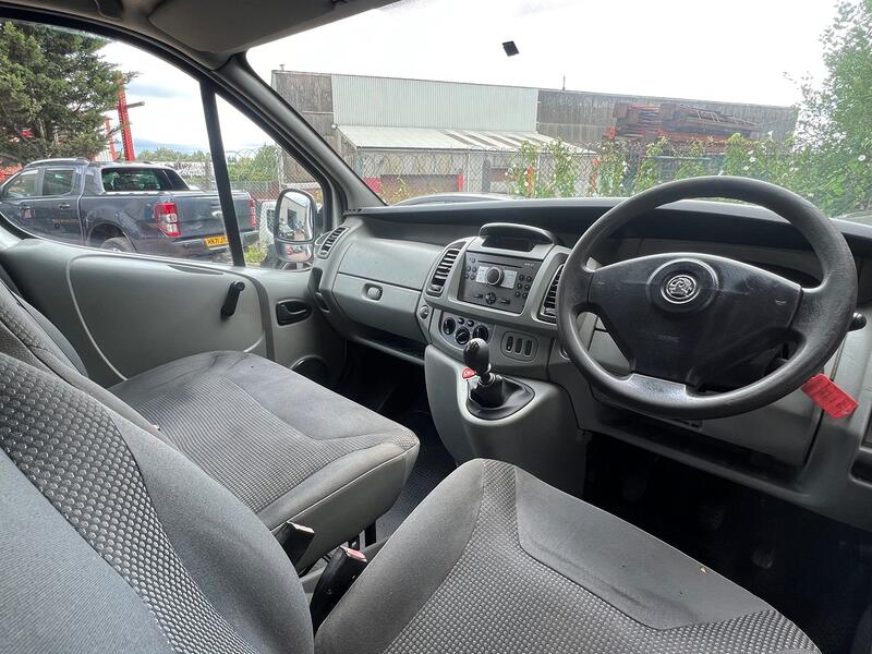 VAUXHALL VIVARO