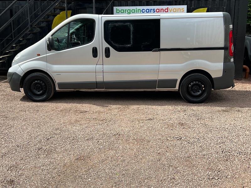 VAUXHALL VIVARO