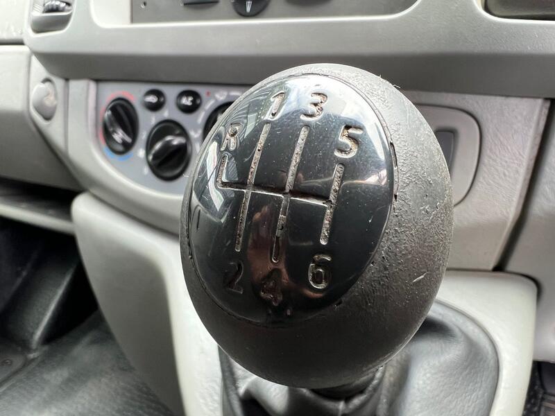VAUXHALL VIVARO