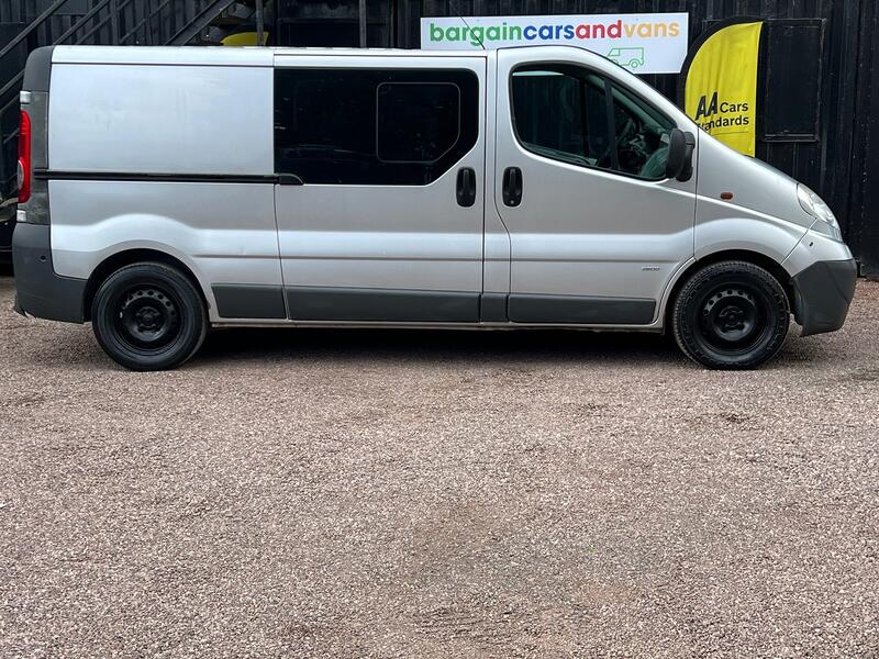 VAUXHALL VIVARO