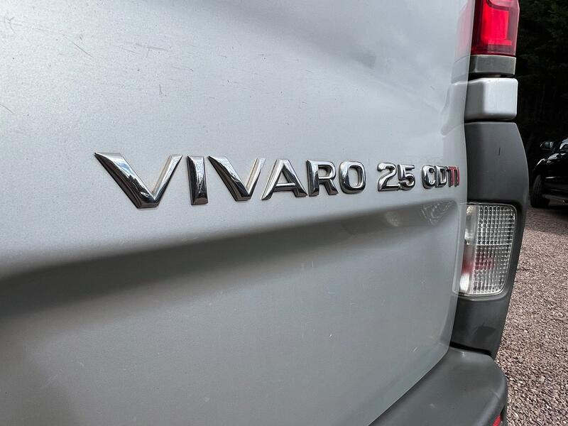 VAUXHALL VIVARO
