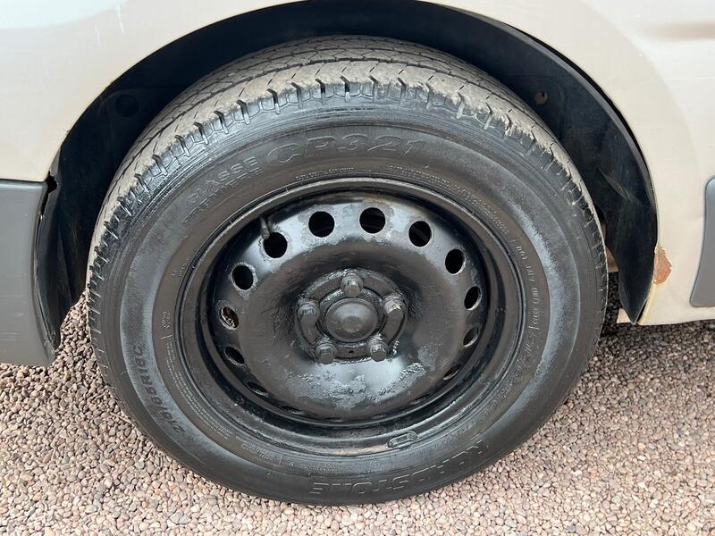 VAUXHALL VIVARO
