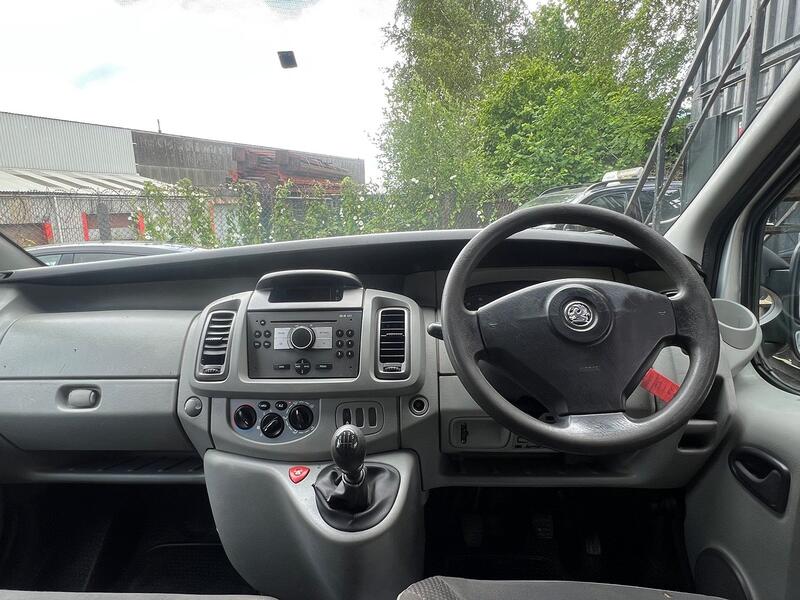 VAUXHALL VIVARO