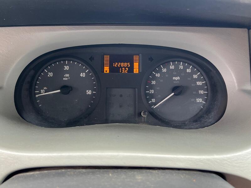 VAUXHALL VIVARO