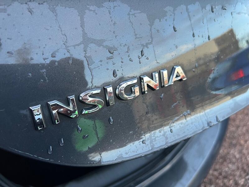 VAUXHALL INSIGNIA