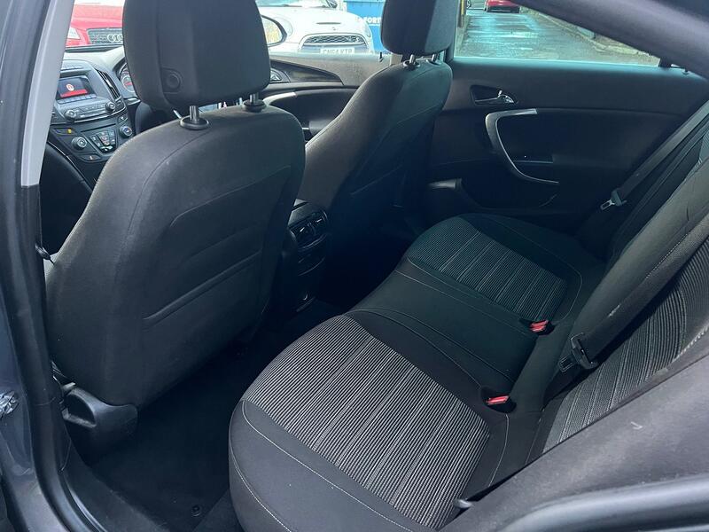 VAUXHALL INSIGNIA