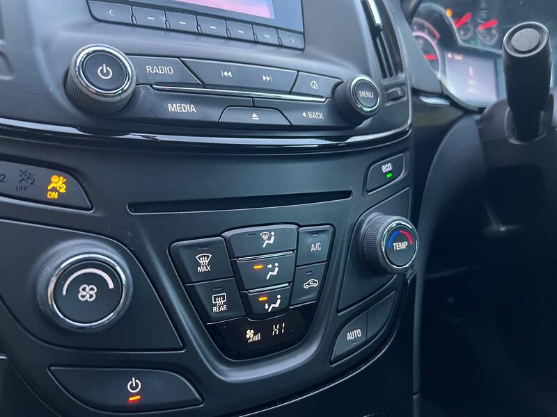 VAUXHALL INSIGNIA