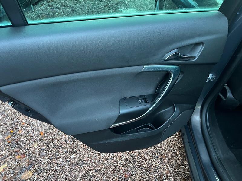 VAUXHALL INSIGNIA