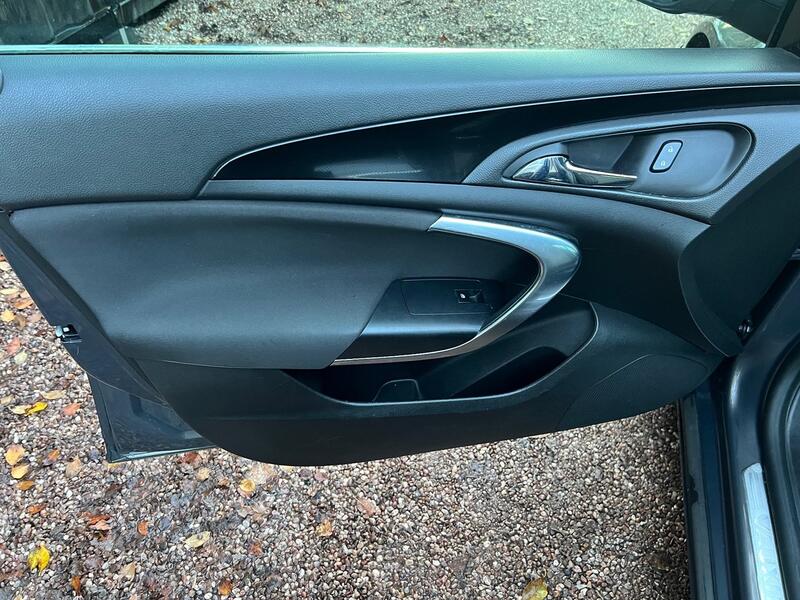 VAUXHALL INSIGNIA