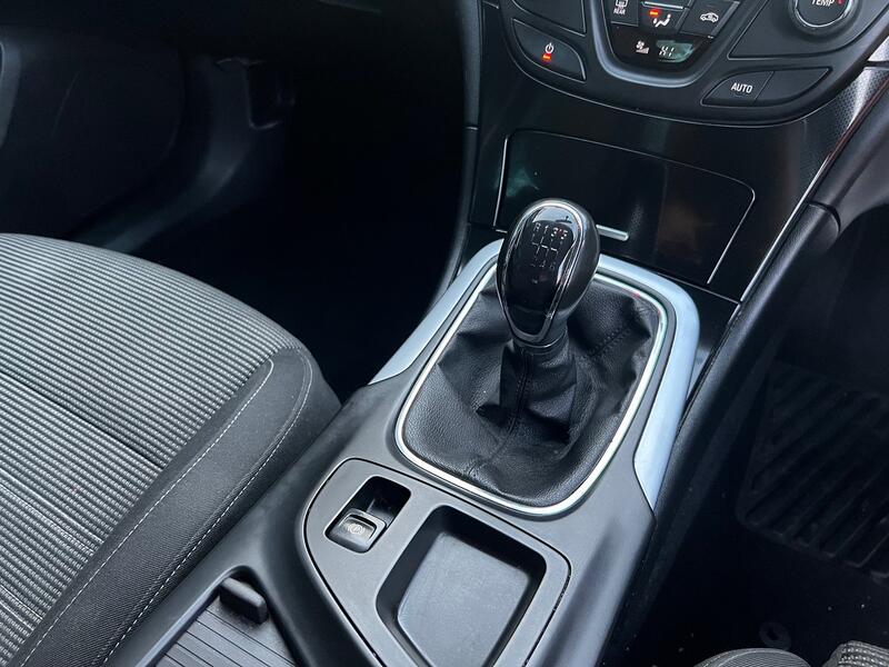 VAUXHALL INSIGNIA