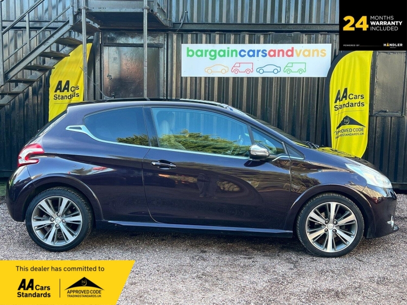 PEUGEOT 208