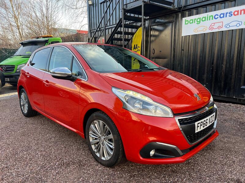 PEUGEOT 208
