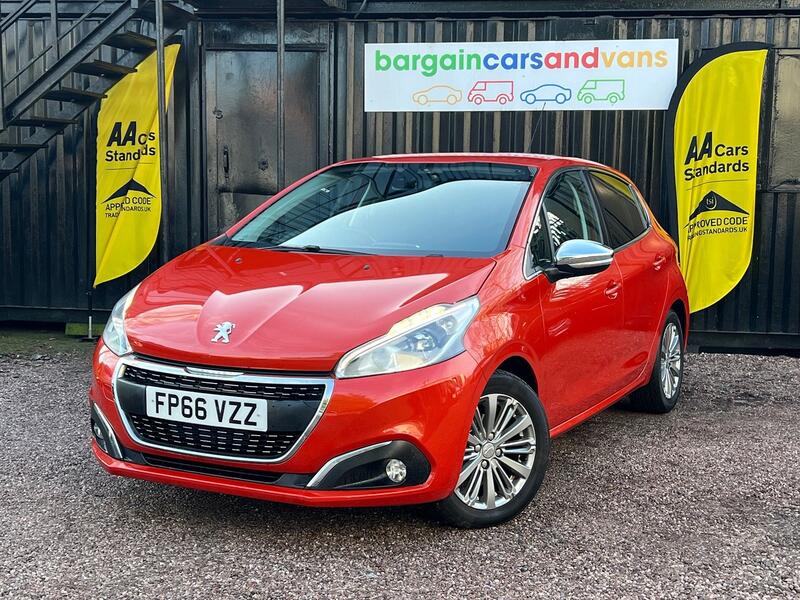 PEUGEOT 208
