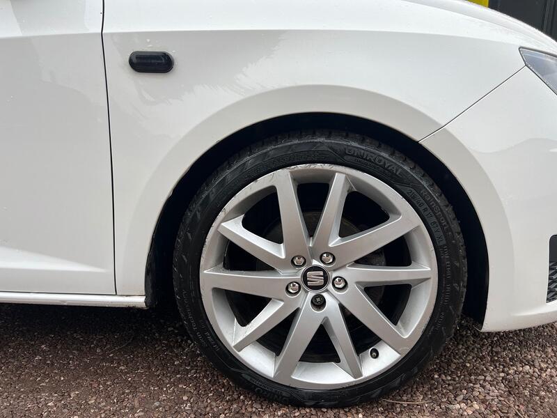 SEAT IBIZA