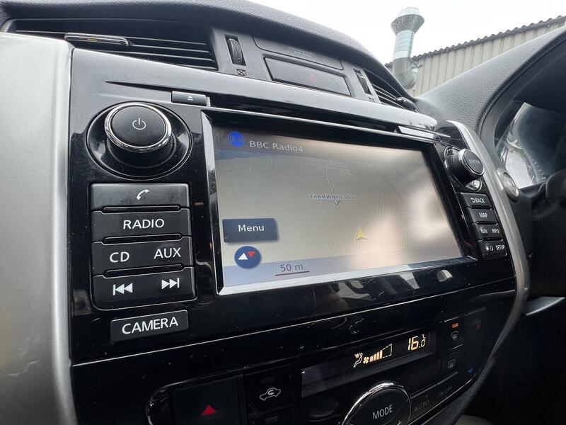 NISSAN NAVARA