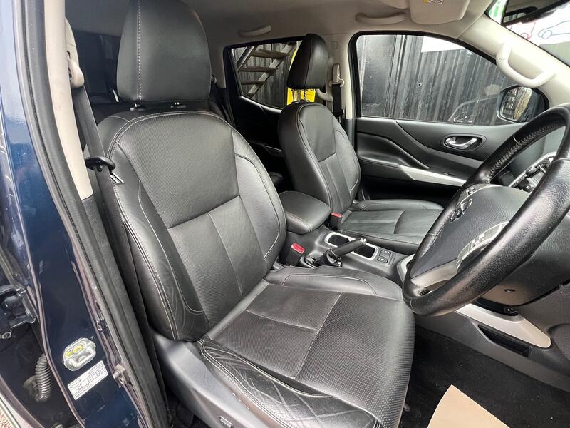 NISSAN NAVARA