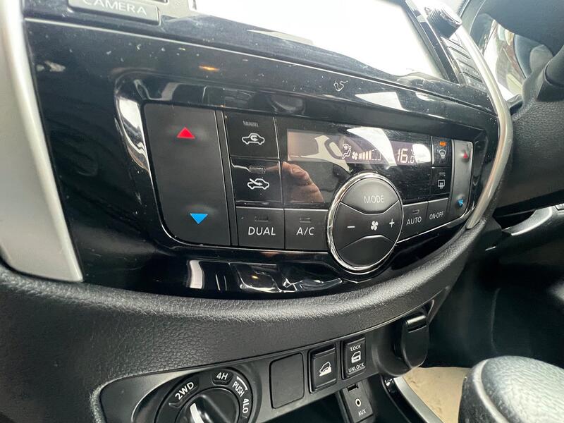 NISSAN NAVARA