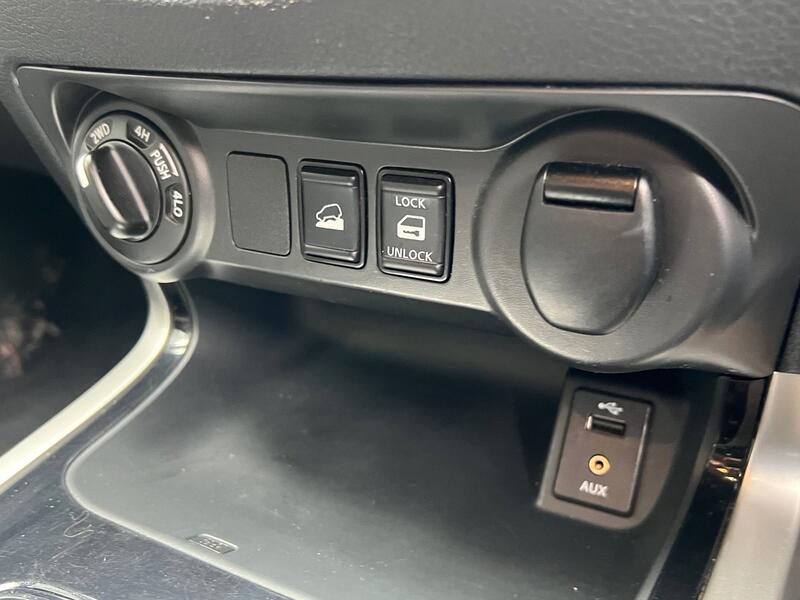NISSAN NAVARA
