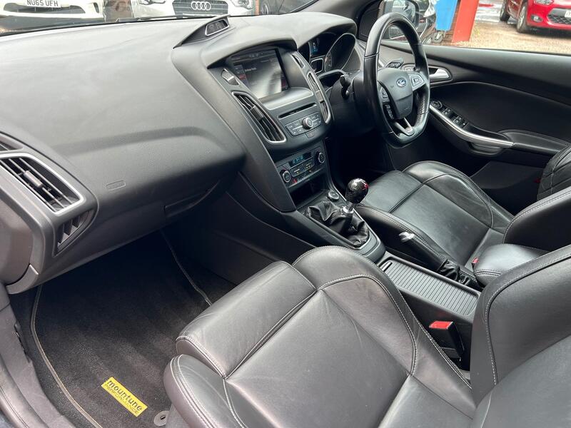 FORD FOCUS