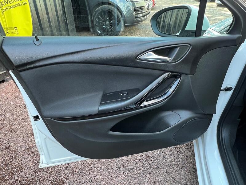 VAUXHALL ASTRA